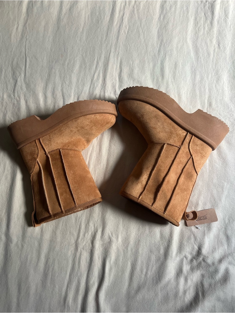 Women's Suede Platform Winter Boots in Chestnut Brown - Picture 4 of 7